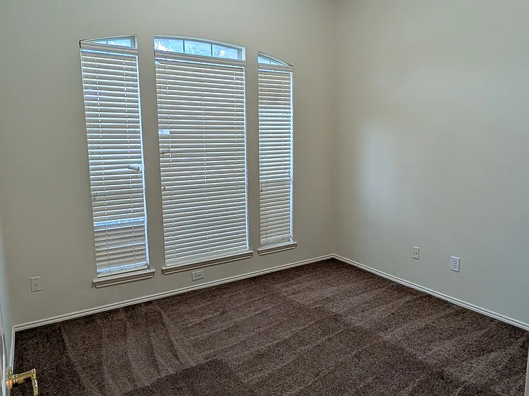 10610 Nashville Dr — Photo 12