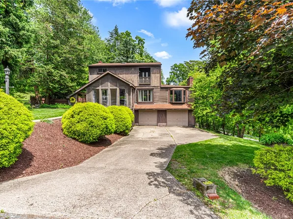 330 Klamath Dr, Pittsburgh, PA 15205