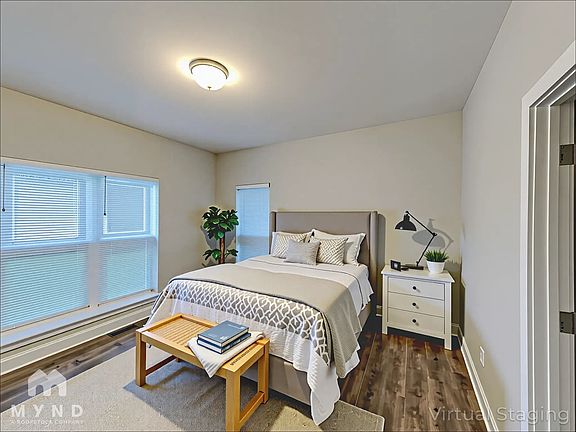 3rd image of 8521 Castle Cliff Dr