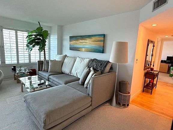 4th image of 4010 Galt Ocean Dr APT 505