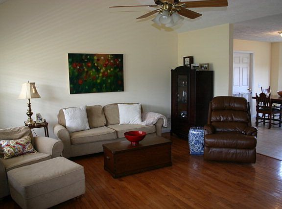 4th image of 18156 Brekenridge Ct