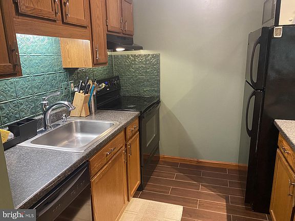 5th image of 23240 Rosewood Ct #3