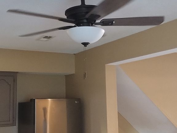 5th image of 114 NE Greystone Dr