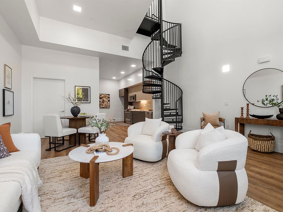 1st image of 1545 32nd St #101