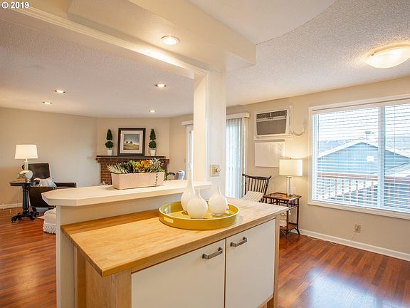 5th image of 605 SE 121st Ave APT 2