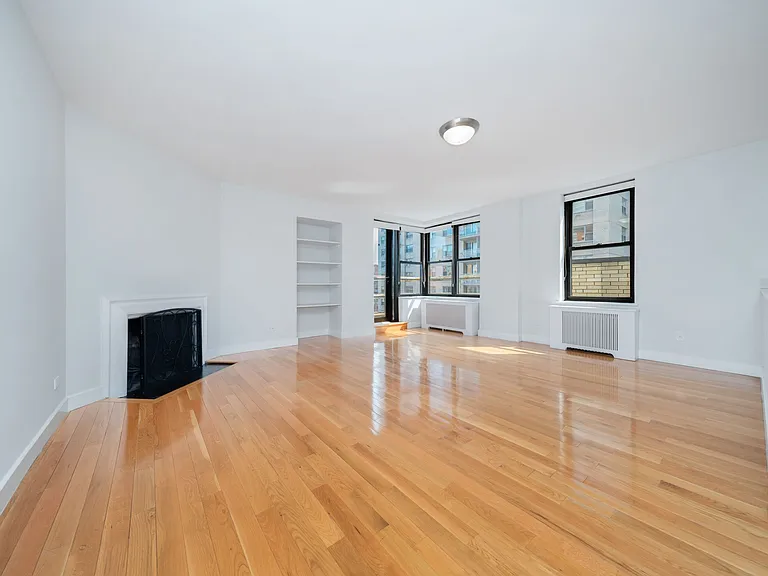 400 E 57th St #17L — Photo 1