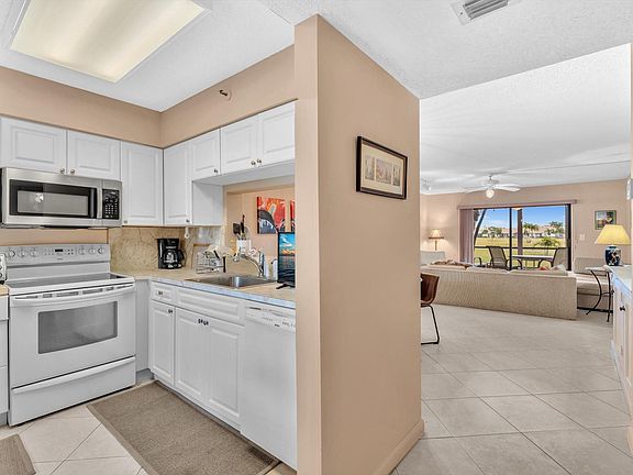 5th image of 14426 Amberly Lane #108
