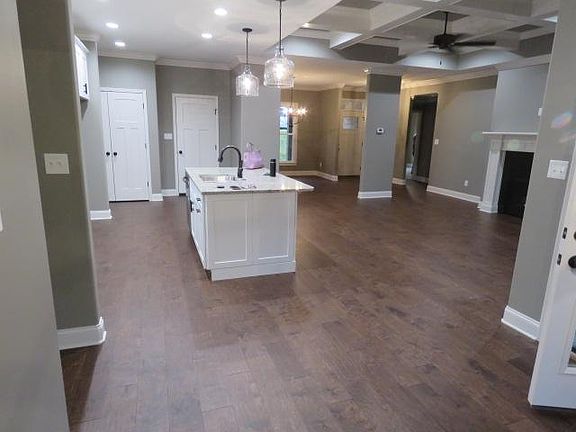 4th image of 538 Carrington Blvd