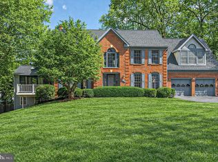 8301 Kings Ridge Ct, Springfield, VA 22153