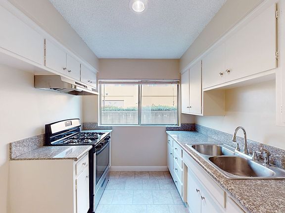 5th image of 151 N Hudson Ave APT 5
