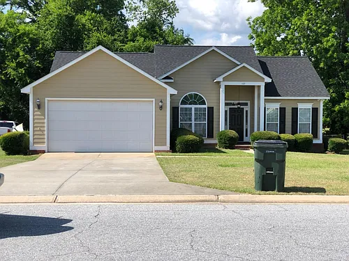 165 Hedgerow Dr Photo 1