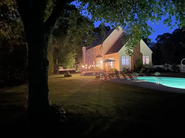5 Knights Ln, Newburyport, MA 01950