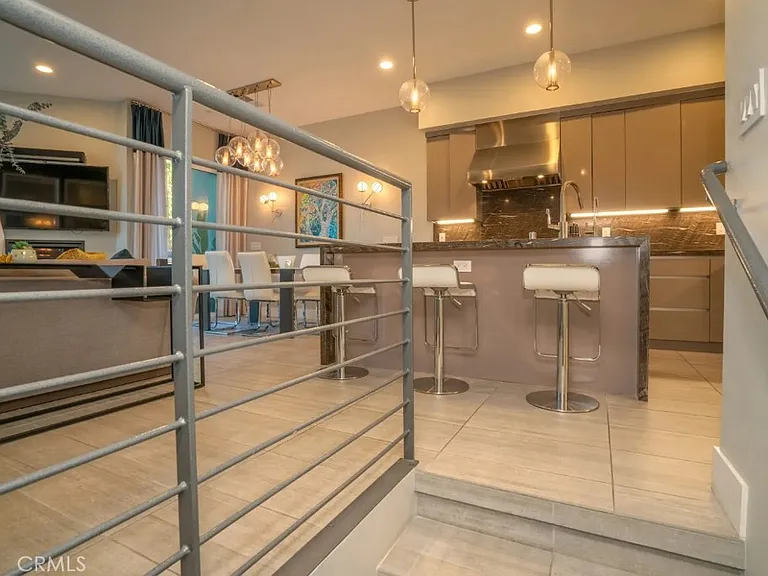162 W Robinson W — Photo 3