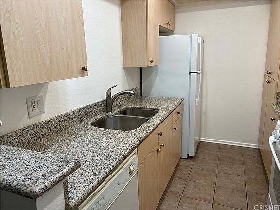 5th image of 6041 Fountain Park Ln #8