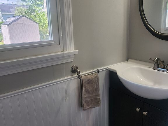 1/2 bath 1st floor