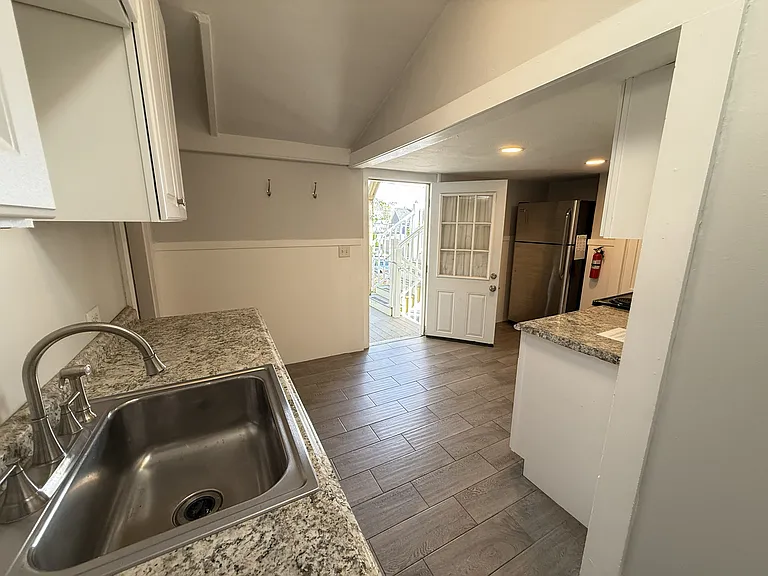 43 Winthrop St #2 — Photo 6