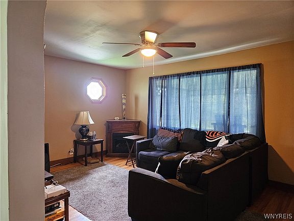 3rd image of 127 Langner Rd