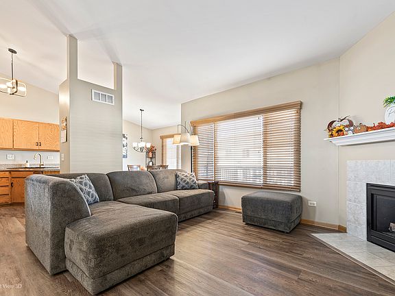 5th image of 8234 Auburn Ln