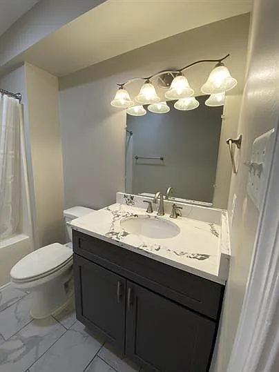 205 N Market St — Photo 2