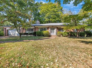 837 Forman Rd, Saint Louis, MO 63123
