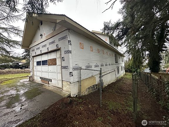 4th image of 709 15th Avenue SE