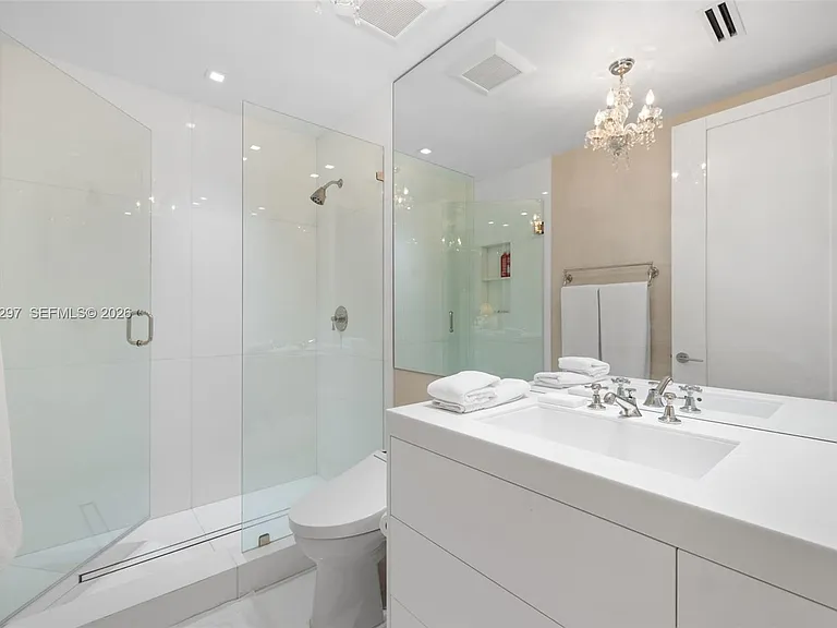 50 S Pointe Dr #1502/03 — Photo 33