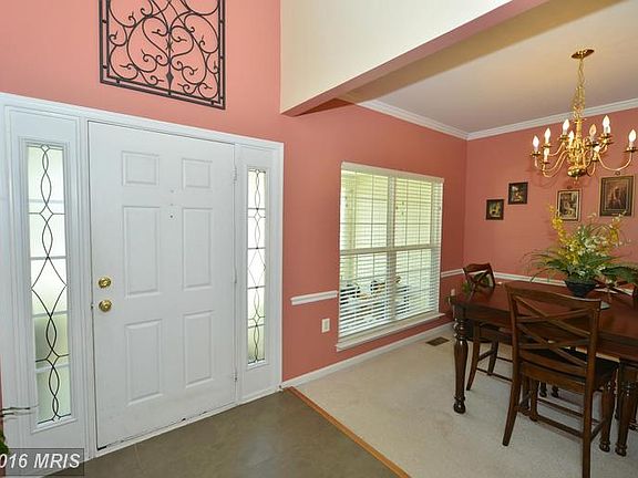 5th image of 718 Emerald Hill Dr NE