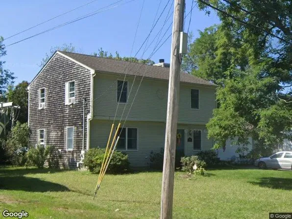 190 New Meadow Rd, Barrington, RI 02806