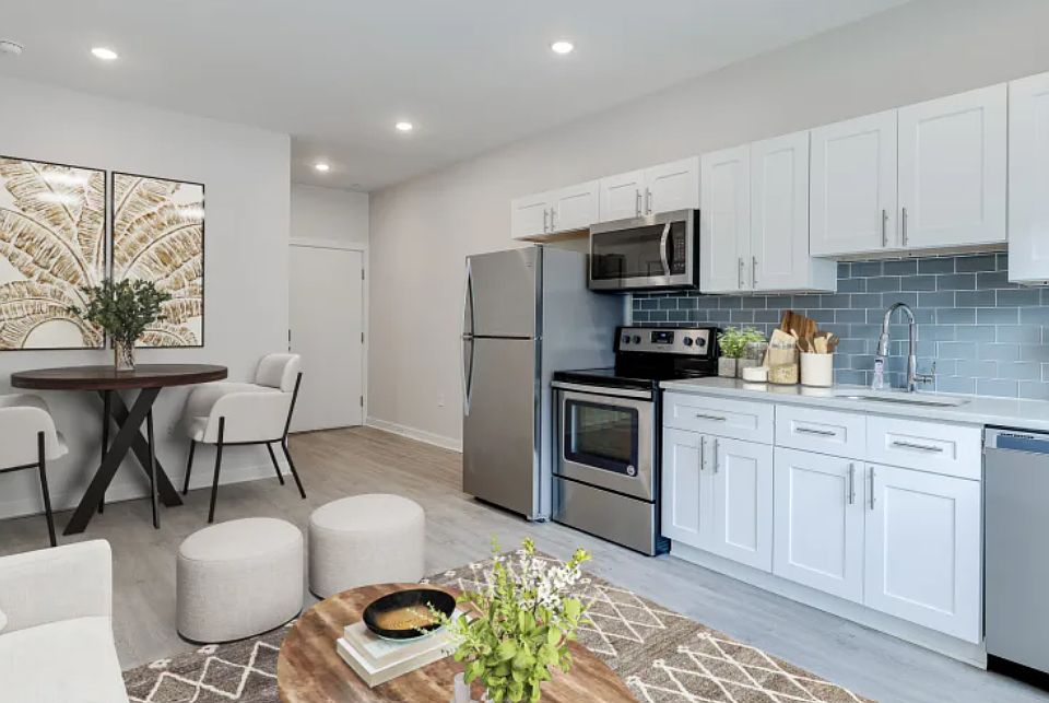 1st image of 1522 W Girard Ave #2B-1Ba