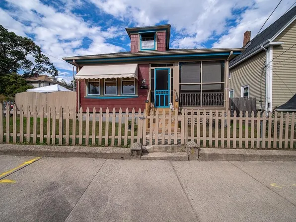 91 Fairview Ave, Pawtucket, RI 02860