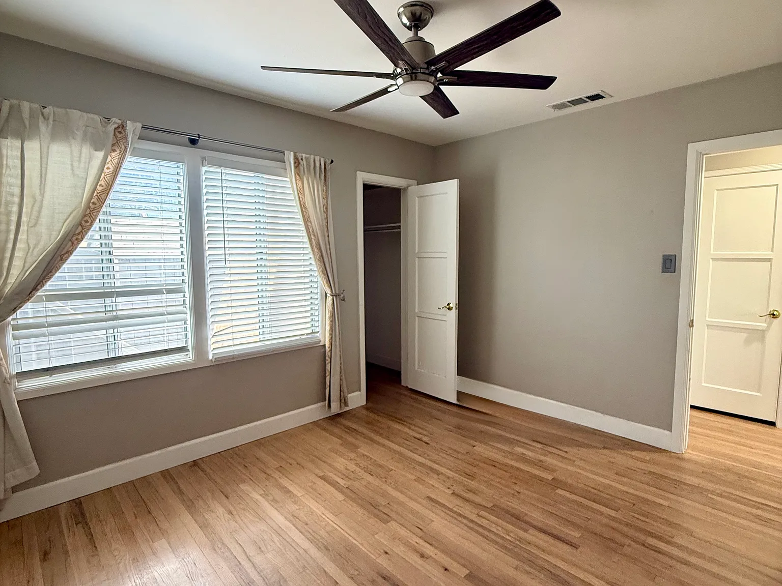 3 bed, 1087 sqft, $3,500 — Photo 4