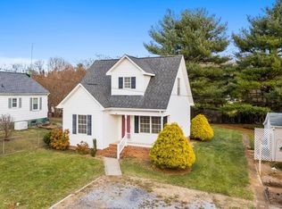 1823 Vinson St, Staunton, VA 24401