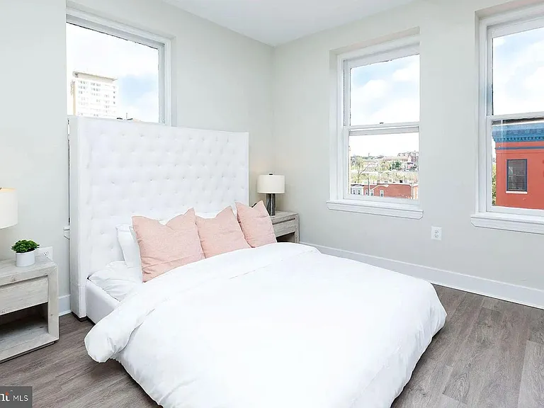 1122 N Calvert St #1 — Photo 6