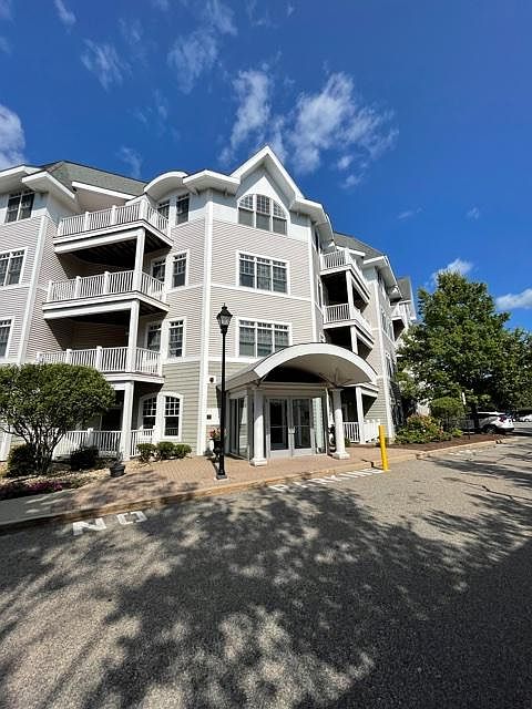 1st image of 614 Pond St Unit 1313