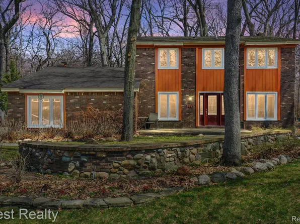 3657 Old Pine Way, West Bloomfield, MI 48324