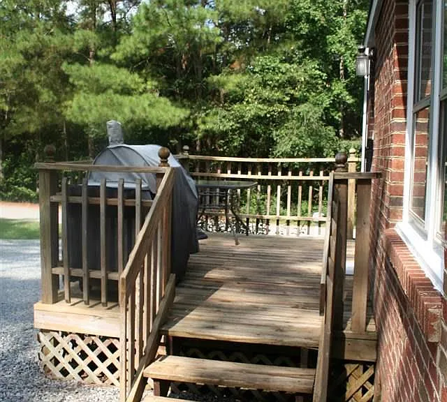 221 Howard Rd — Photo 6