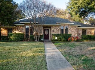 4005 Bobbin Ln, Addison, TX 75001