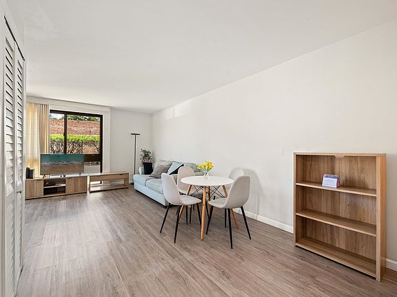 2nd image of 4310 Lower Honoapiilani Rd APT 218