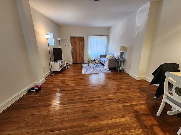 3rd image of 2200 Fairmount Ave APT 1R