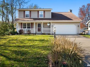 106 Eastwood Dr, East Peoria, IL 61611