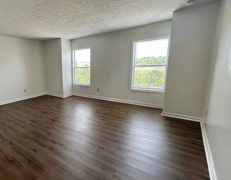 1st image of 204 Marshall Ave APT 11