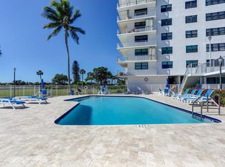 336 Golfview Rd APT 203, North Palm Beach, FL 33408
