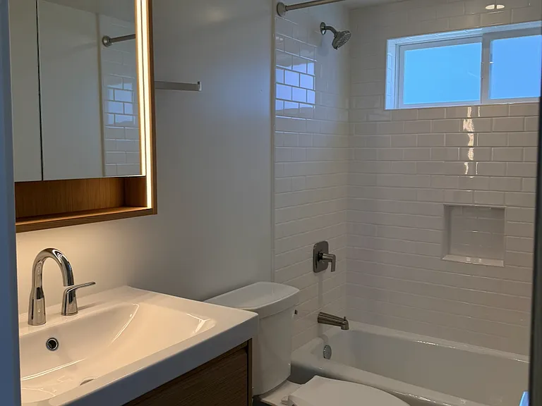 670 Branch St #B — Photo 15