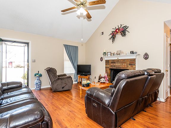 4th image of 8094 Long Branch Dr N