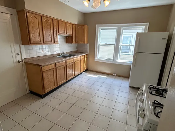 2115 Brown Rd #1, Lakewood, OH 44107