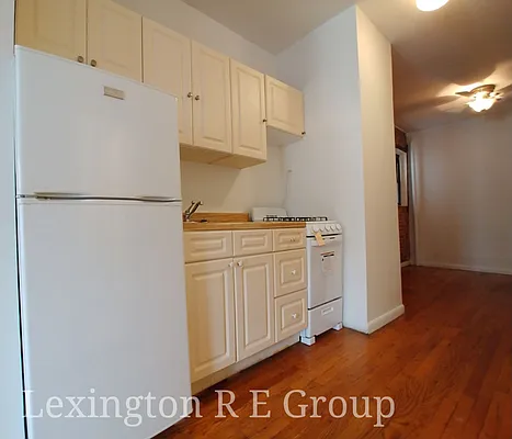 Rented by Lexington Real Estate Group | media 11