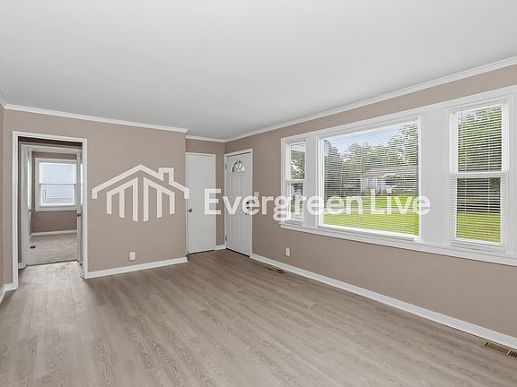 4th image of 2339 Henry Cir