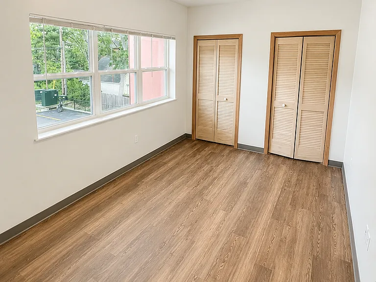 410 E Main St — Photo 5