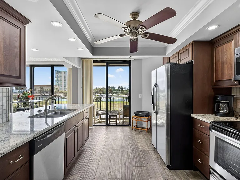 9650 S Ocean Dr #210 — Photo 13