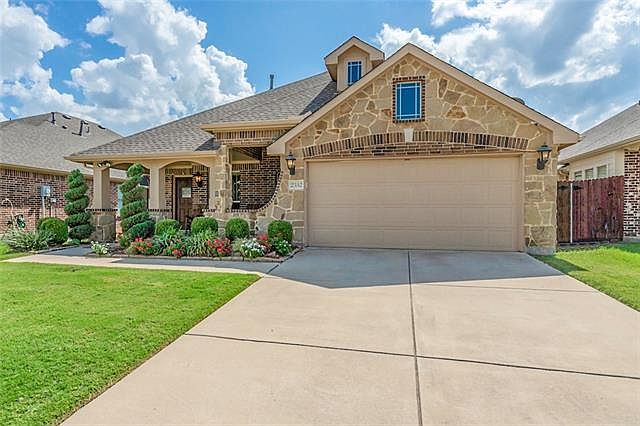 1st image of 2352 Aurora Dr